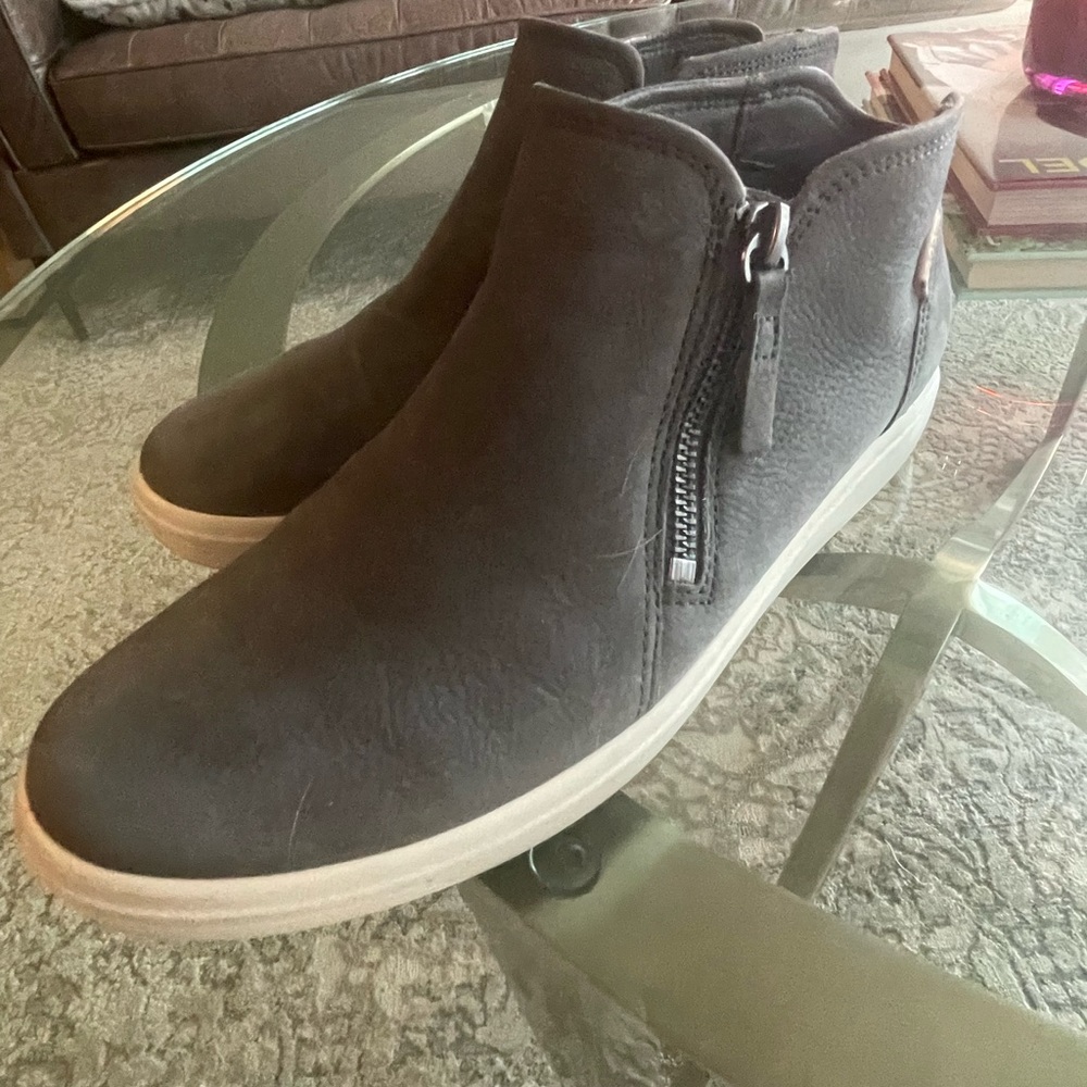 Ecco Soft 7 Women’s Side Zip Bootie Dark Shadow